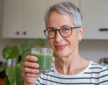 CBD et ménopause : un allié naturel pour atténuer les symptômes