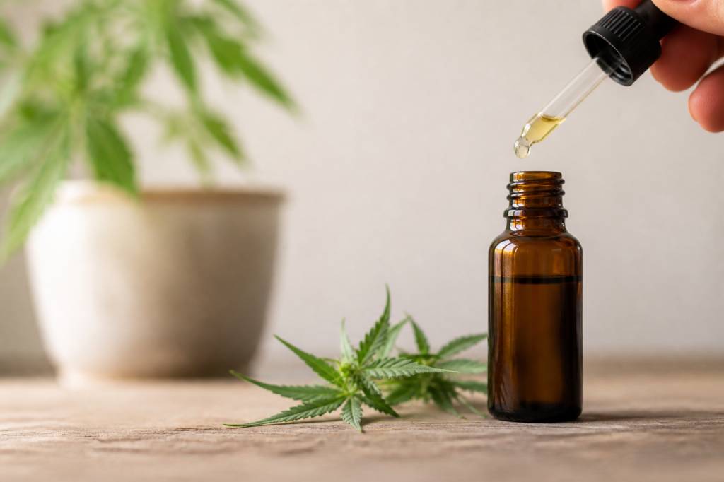 Cbd huile france : guide pour choisir une huile de qualitéTHOOK